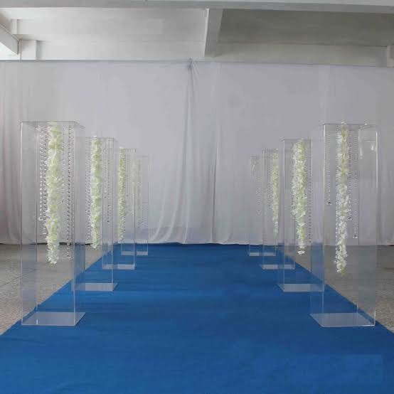 Custom acrylic pedestals and plinths in Al Quoz Dubai for sculptures, collectibles, trophies and exhibition displays by Infinity Art & Frames